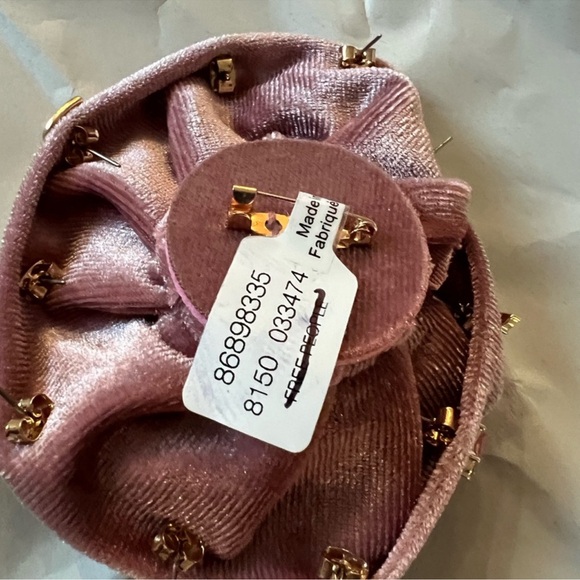 Free People Muave Pink Rosette Pin And 5
Pair Stud Earrings - Picture 5 of 8